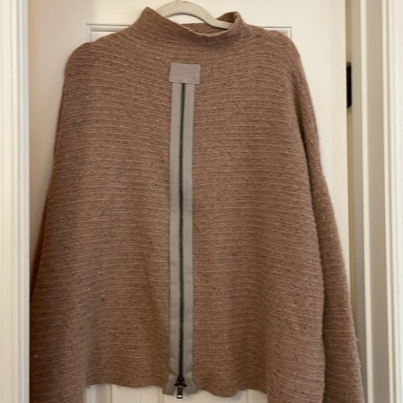 Free people mock neck sleeved poncho dusty rose color size M - Picture 3 of 5